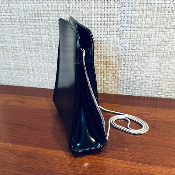 🌟HP🌟VTG 1990-2000s GUESS Matte Black Faux Patent Leather Shoulder Bag - Picture 7 of 13